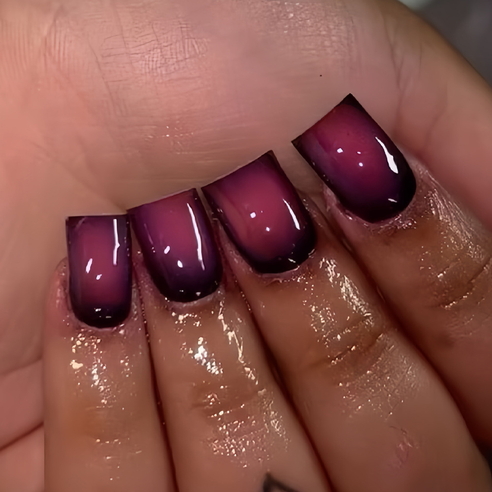 Nail Art Fake - 女性用ショートスクエアフェイクネイル、グラデーションブラックレッドローズピンクブラッシュフレンチスタイル、フルカバープレスオンアクリル製つけ爪ネイルアート