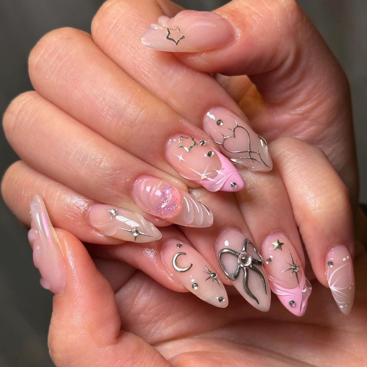 24枚入りボウ付きつけ爪セット、ピンクフレンチバレンタインデ - Nail Art Valentine のレビューと価格
