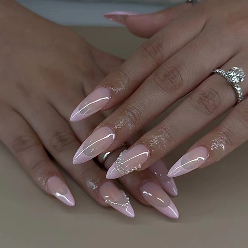 24枚入りボウ付きつけ爪セット、ピンクフレンチバレンタインデ - Nail Art Valentine のレビューと価格