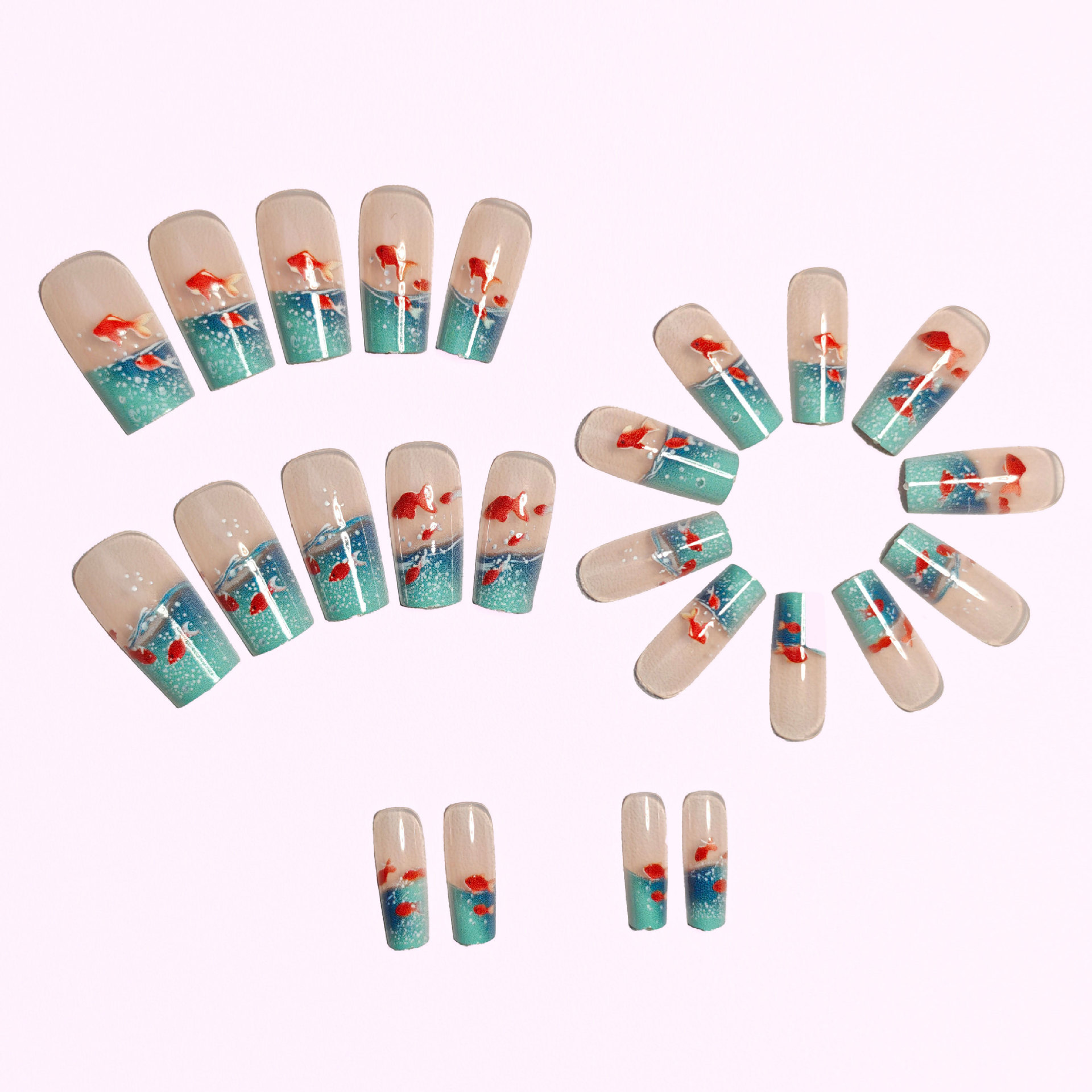 女性用ミディアムロングスクエアフェイクネイル、夏の青い水魚柄 - Nail Art Yellow のレビューと価格