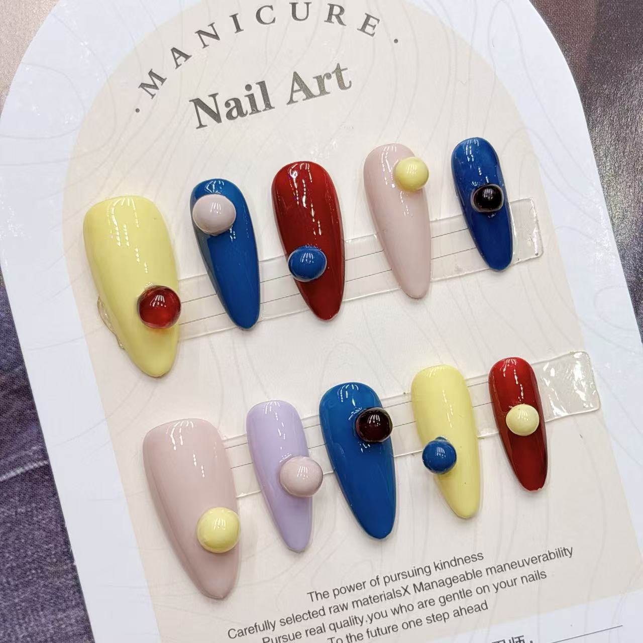 カラフルでクールでシックな高級プレスオンネイル、ショートスク - Nail Art Fake のレビューと価格
