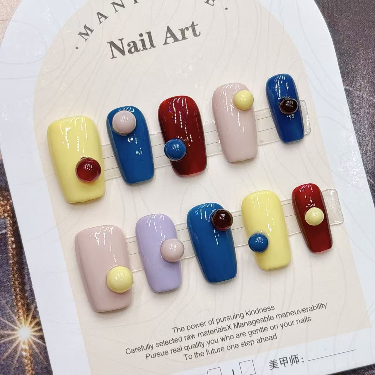 カラフルでクールでシックな高級プレスオンネイル、ショートスク - Nail Art Fake のレビューと価格