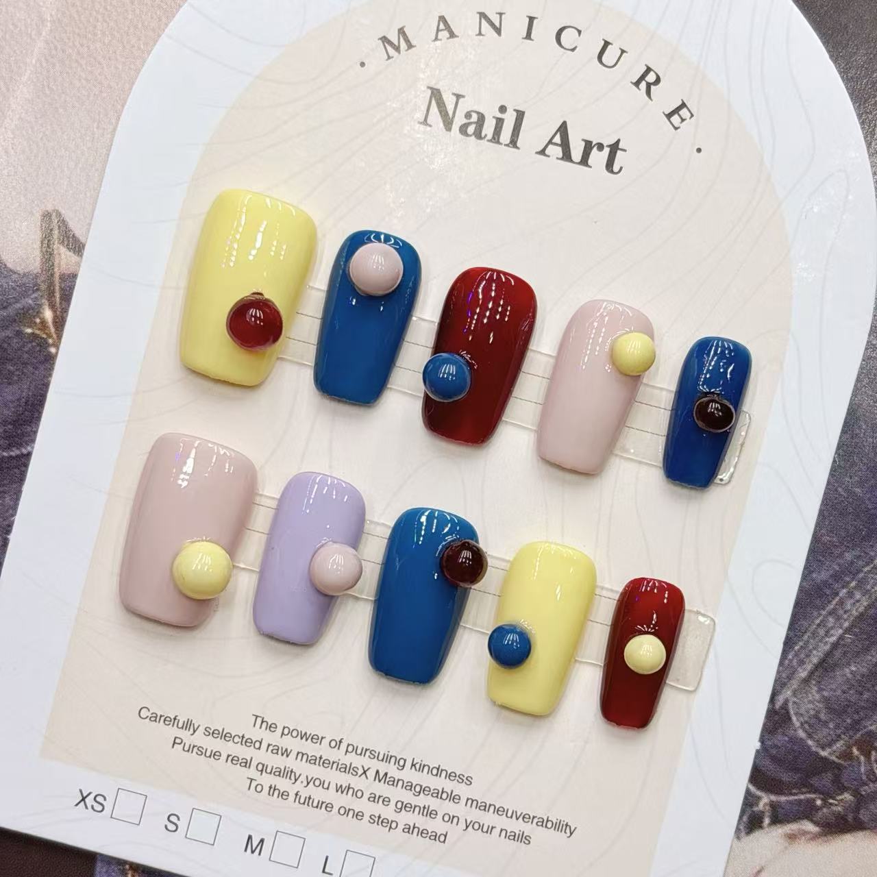 カラフルでクールでシックな高級プレスオンネイル、ショートスク - Nail Art Fake のレビューと価格