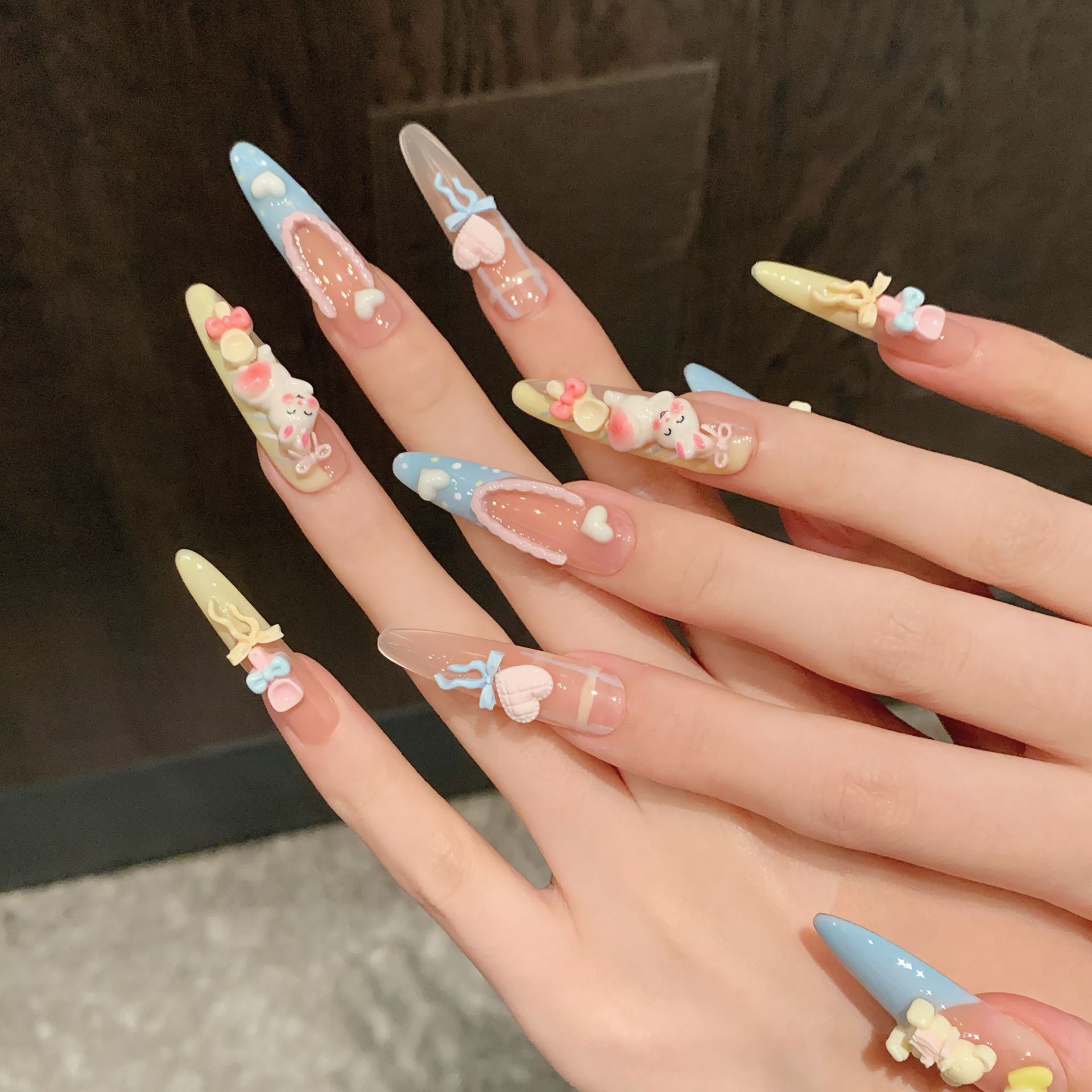 10枚入り キュートなくまとウサギのプレスオンネイル ブルー - Nail Art Fake のレビューと価格